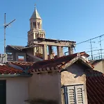 Iron Gates Apartment