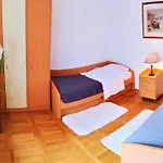 Iron Gates Apartment Split