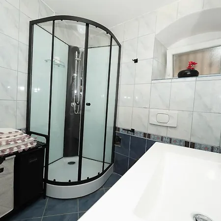 Iron Gates Apartment